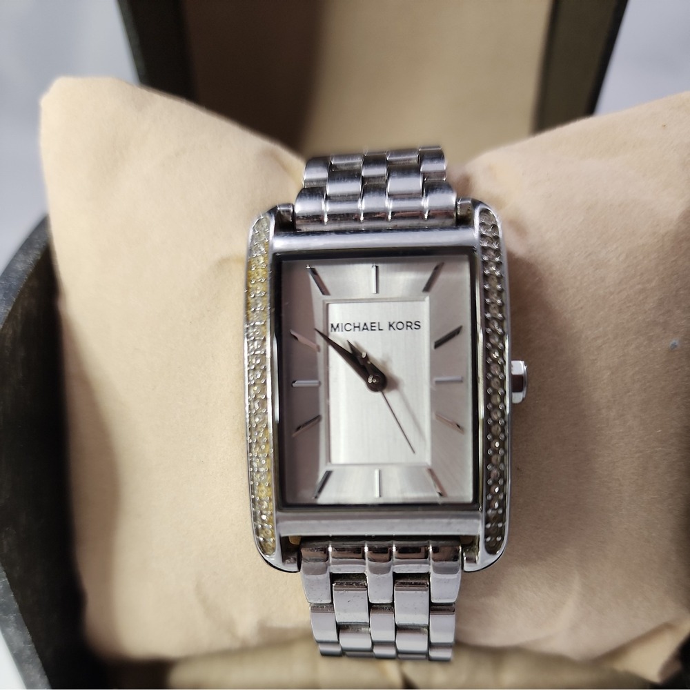 Michael Kors Emery Quartz Crystal Silver Dial Ladies Watch MK3127 New Battery